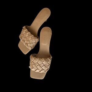 HM tan slides